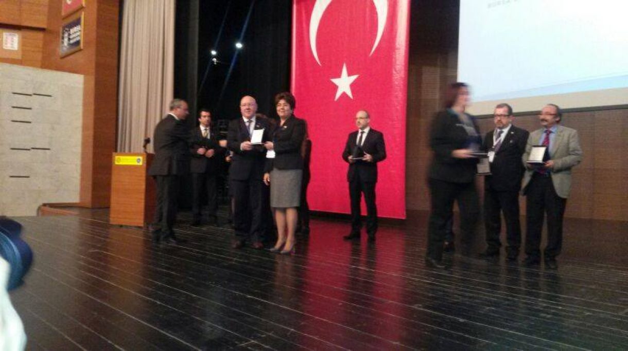 LÖDER'e  Uludağ  Üniversitesi Subiteb sivil toplum ile diyalog ödülü
