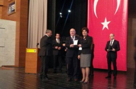 LÖDER'e  Uludağ  Üniversitesi Subiteb sivil toplum ile diyalog ödülü